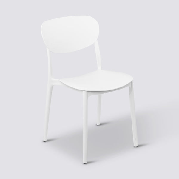 Chaise en plastique empilable blanche