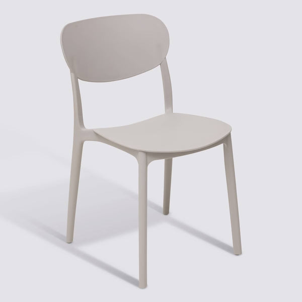 Chaise en plastique empilable beige