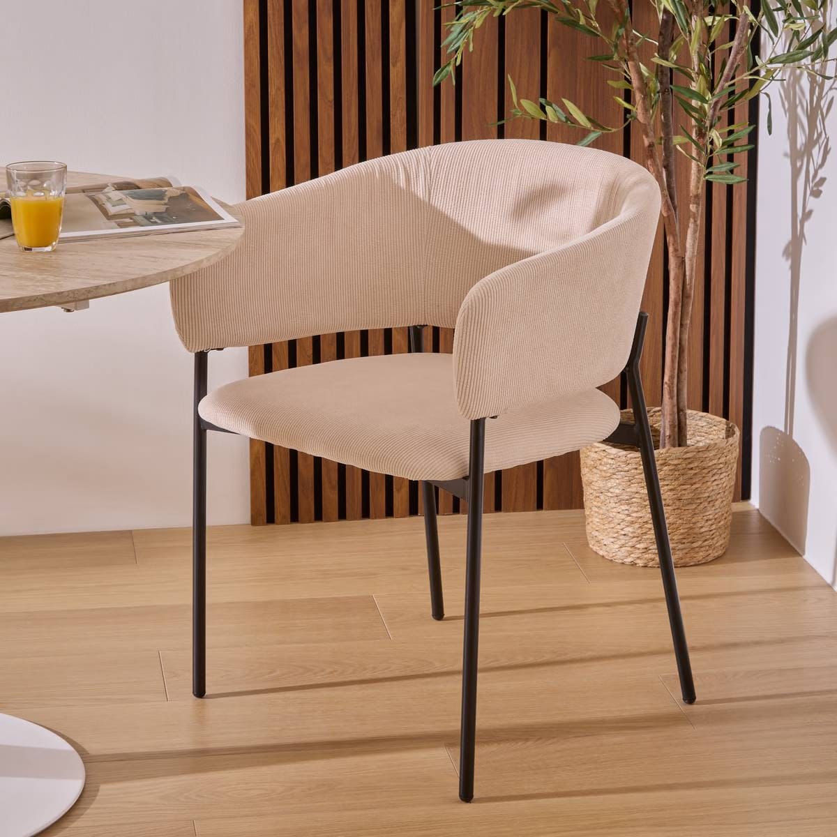 Fauteuil en velours beige