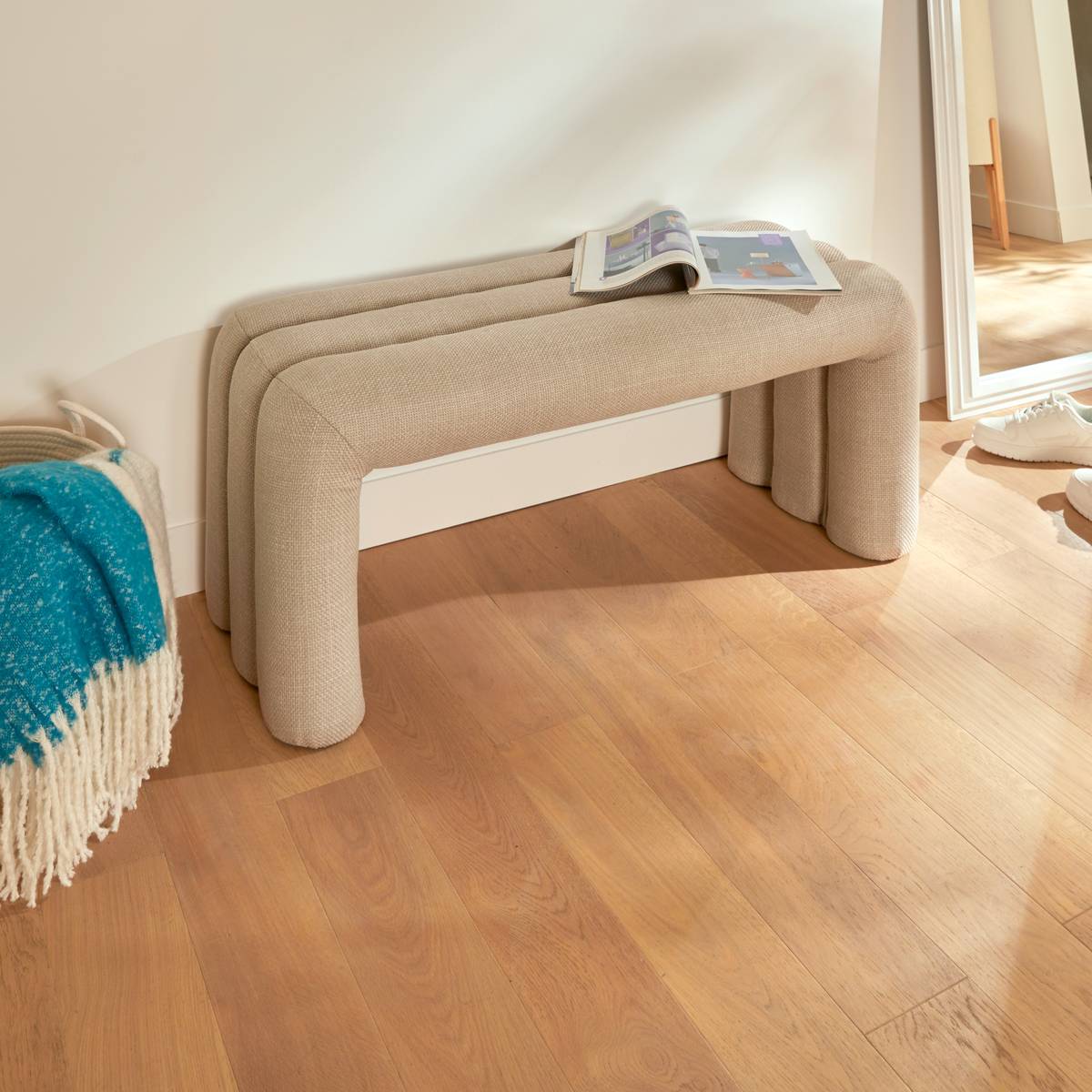 Banc rembourré en tissu bouclé argile aux lignes arrondies L102 cm
