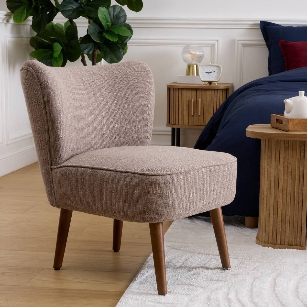 Fauteuil en velours beige