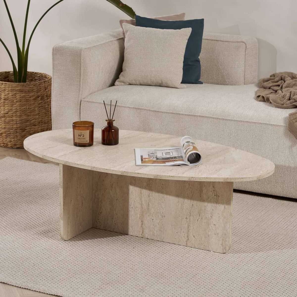 Table basse ovale effet travertin L120