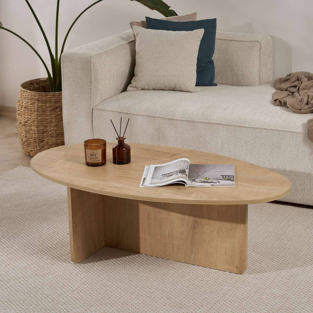 Table basse ovale effet bois clair L120