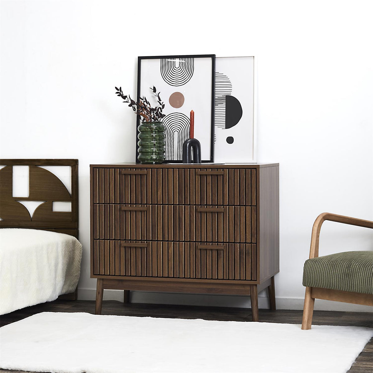 Commode 3 tiroirs bois foncé façade rainurée L90 cm
