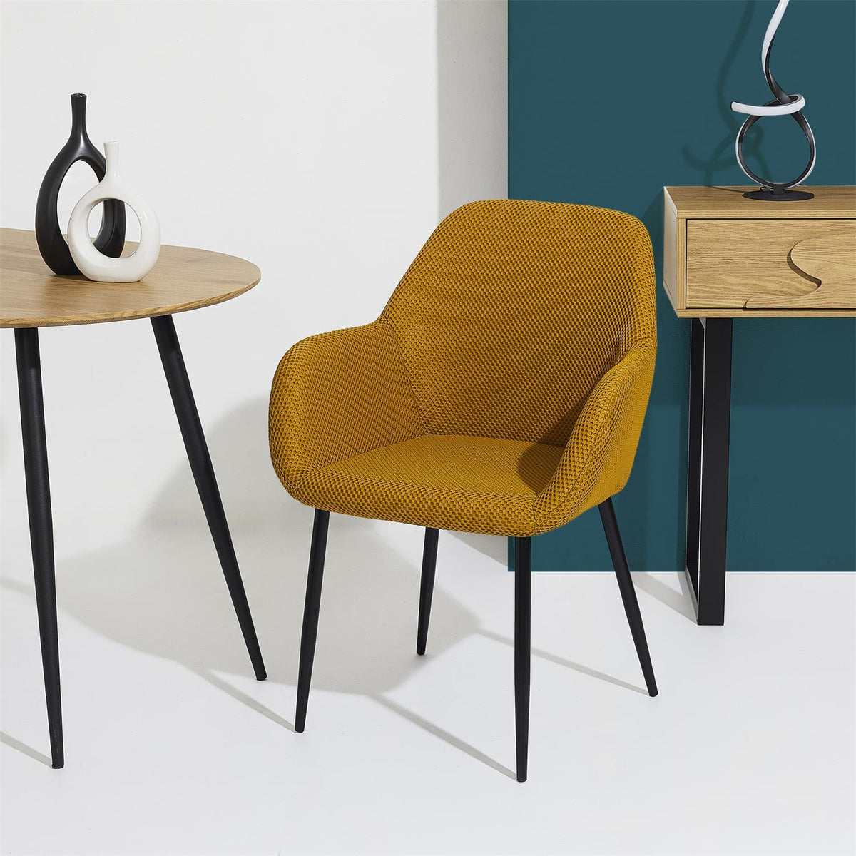 Fauteuil en tissus ocre