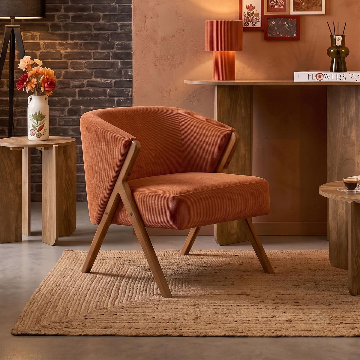 Fauteuil de salon rétro en tissu côtelé terracotta et bois