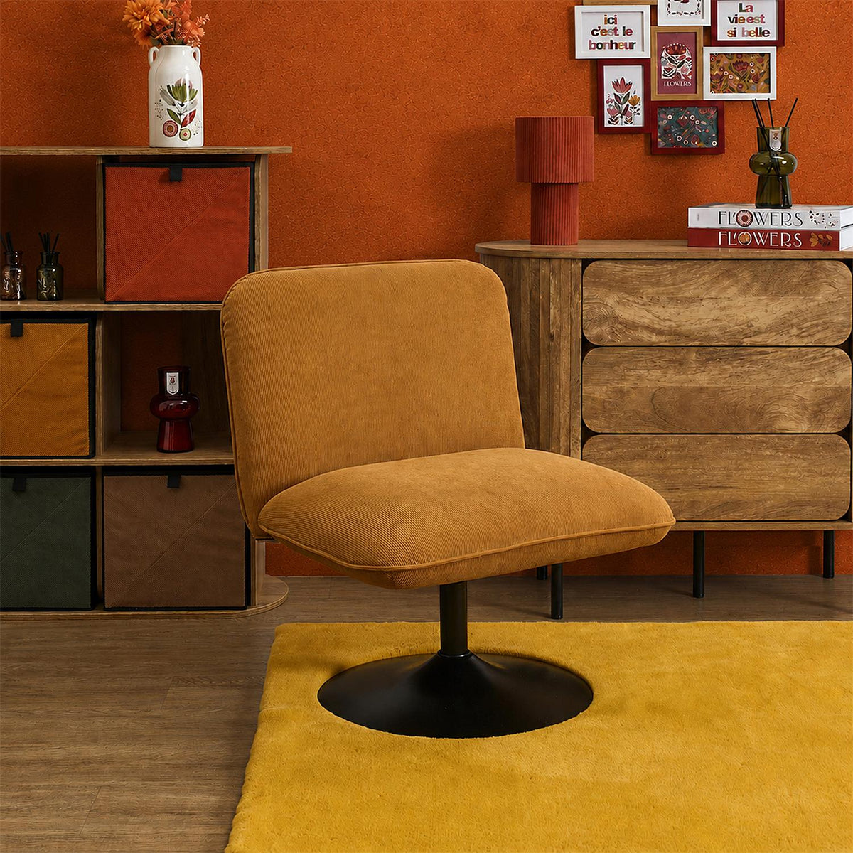Fauteuil pivotant en velours côtelé jaune moutarde pied central noir