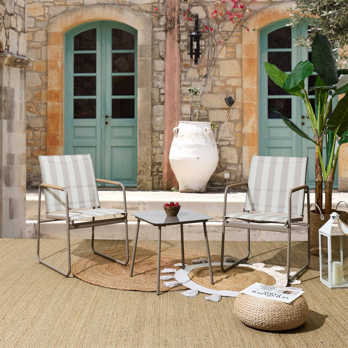 Salon de jardin 3 pièces 2 fauteuils rayés et table basse beige