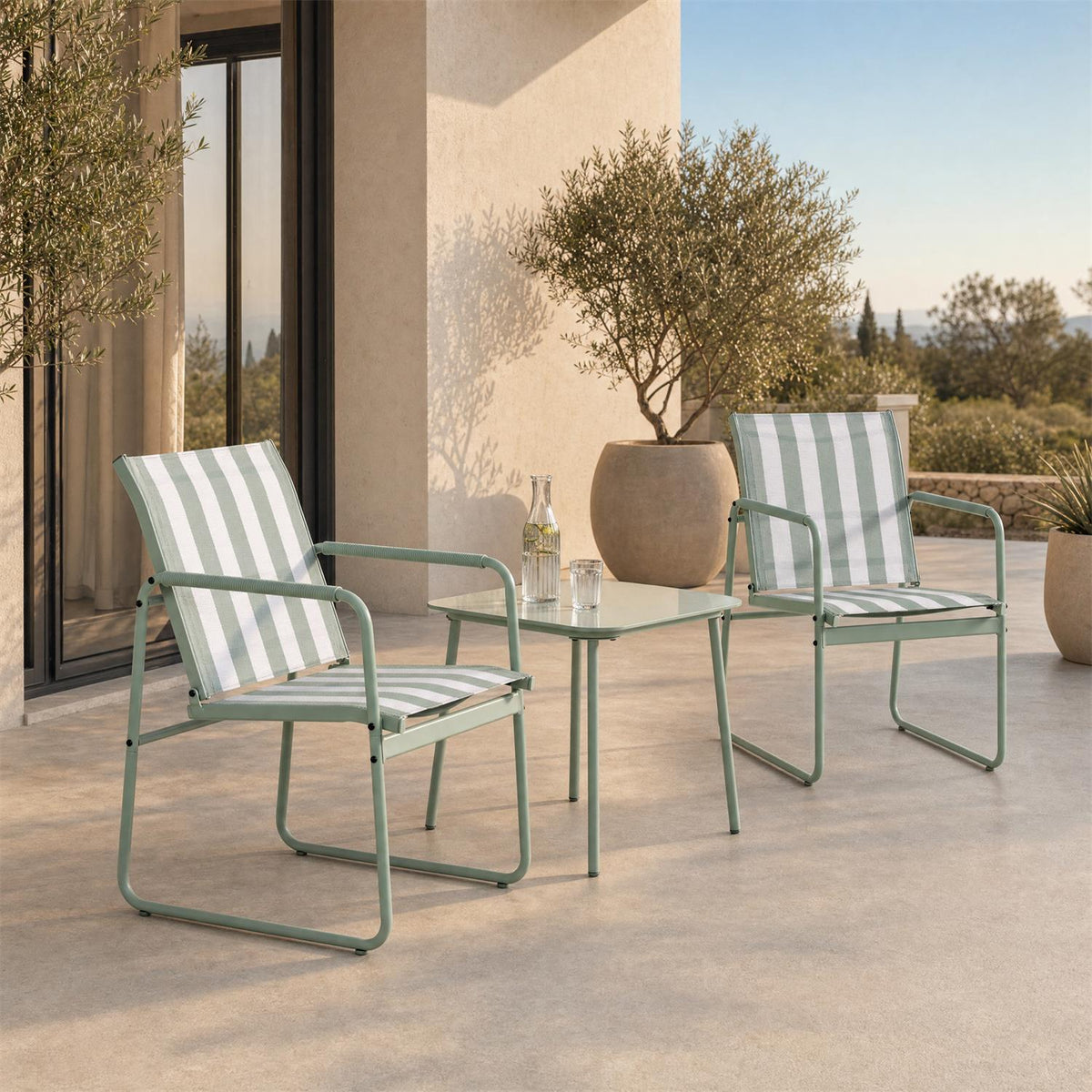 Salon de jardin 3 pièces 2 fauteuils rayés et table basse vert
