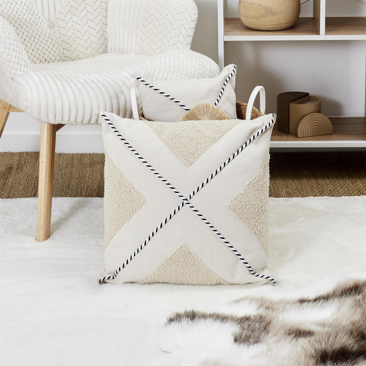 Grand coussin beige 40x40 (design aléatoire)
