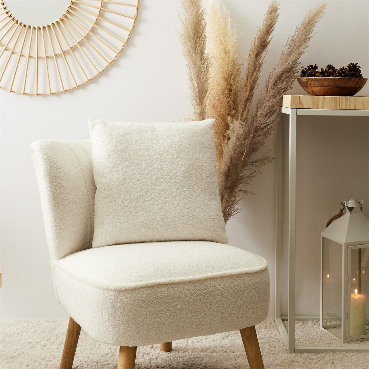 Grand coussin beige bouclette 40x40
