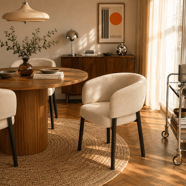 Fauteuil de table velours beige et pieds métal noir