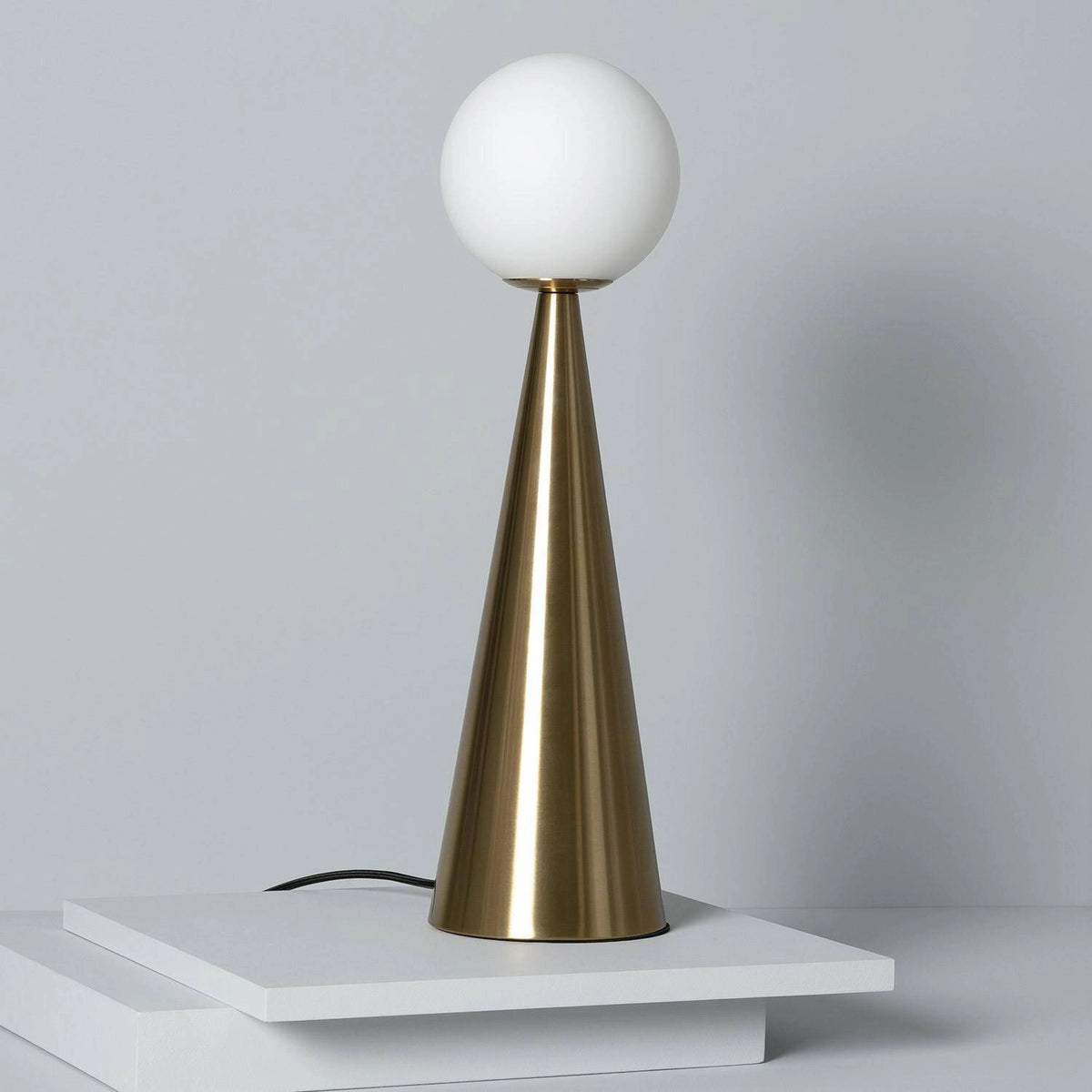 Lampe à poser ultra design dorée H55