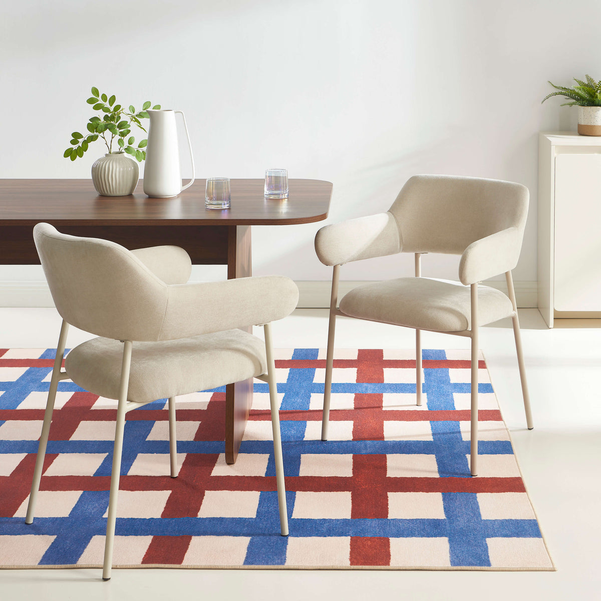 Lot de 2 fauteuils repas tissu beige glacé pieds métal beige