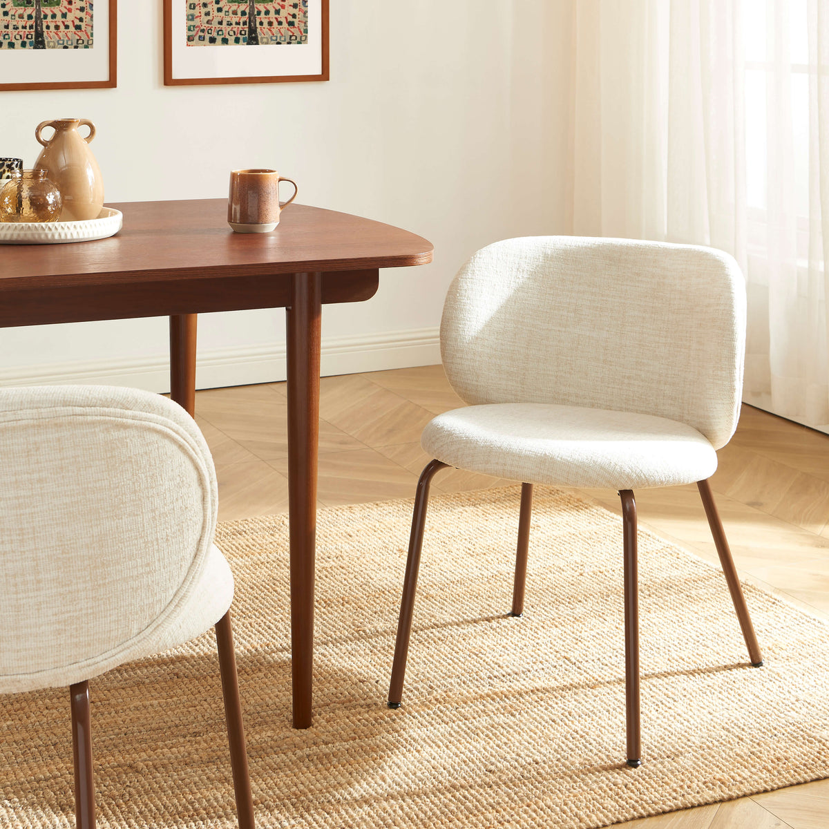 Lot de 2 chaises tissu chenille écru et pieds métal marron