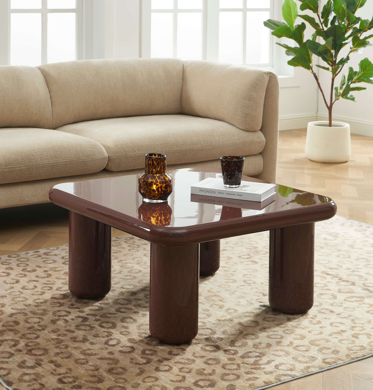 Table basse finition laquée brillante bordeaux 80 cm