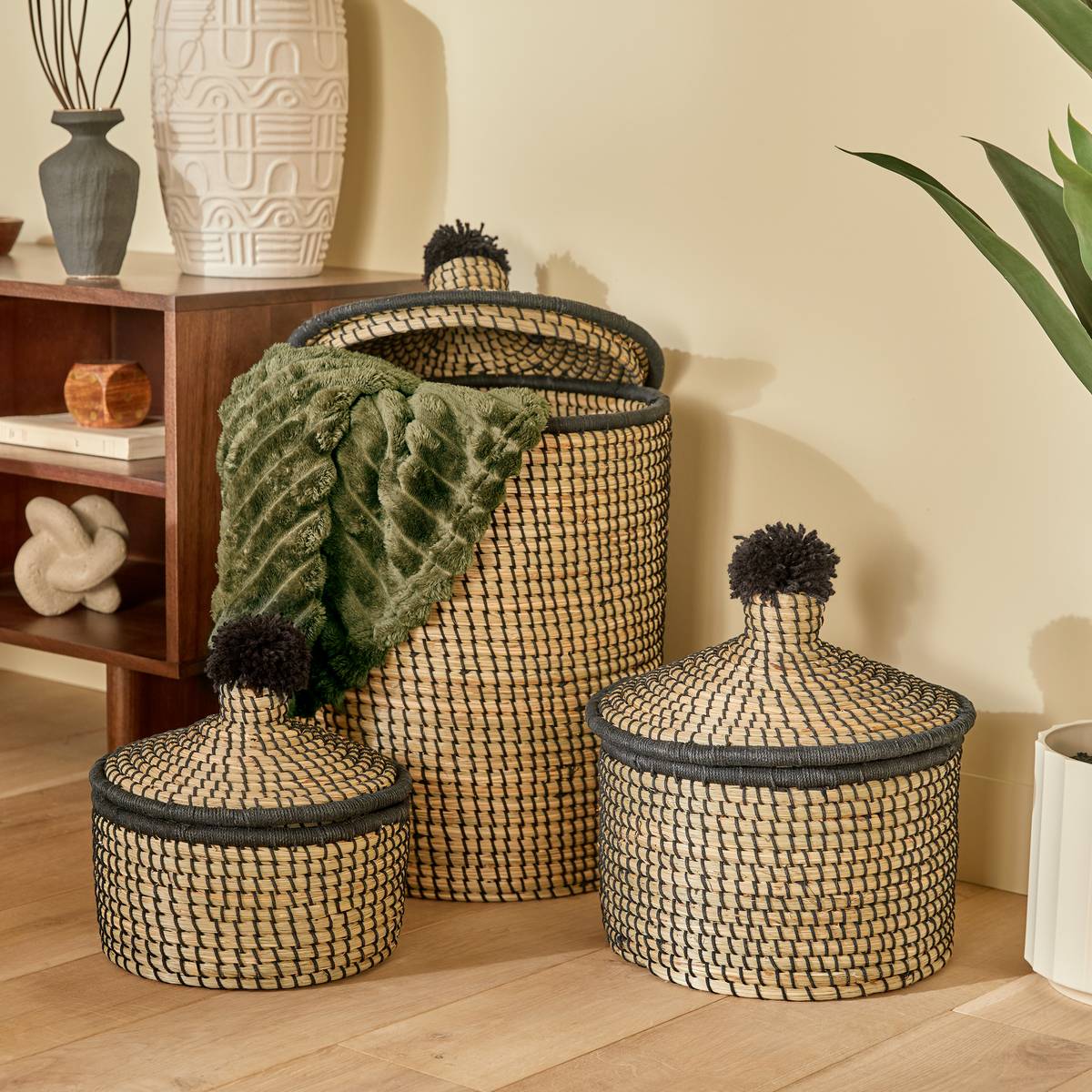 Lot de 3 paniers ronds à couvercle en roseau naturel et noir
