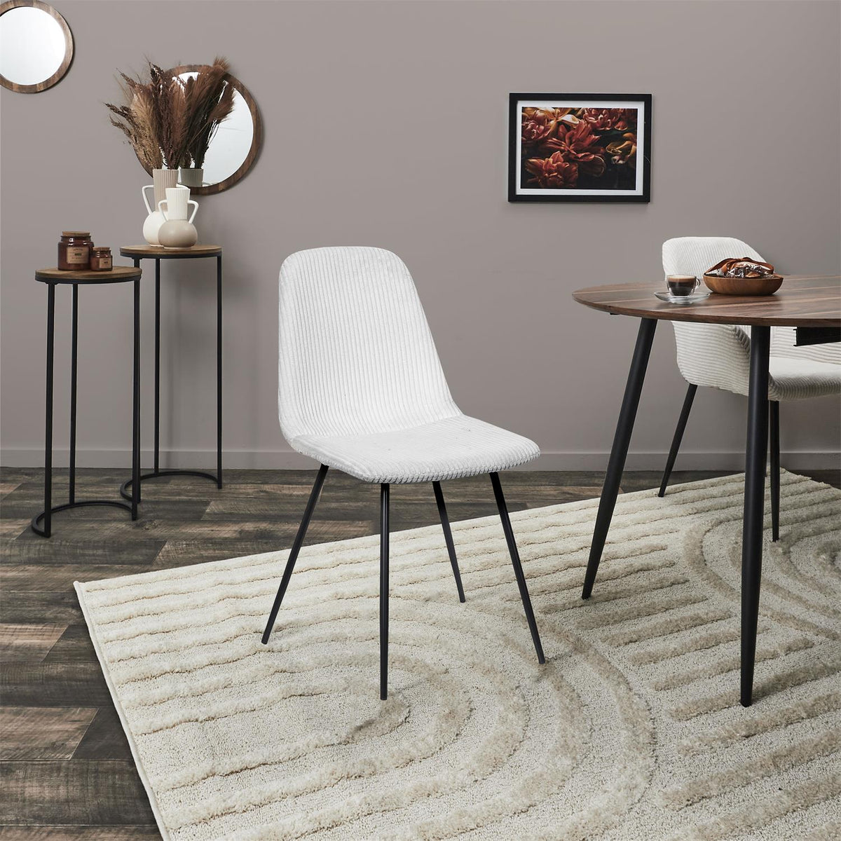 Lot de 4 chaises en velours côtelé beige pieds métal noir