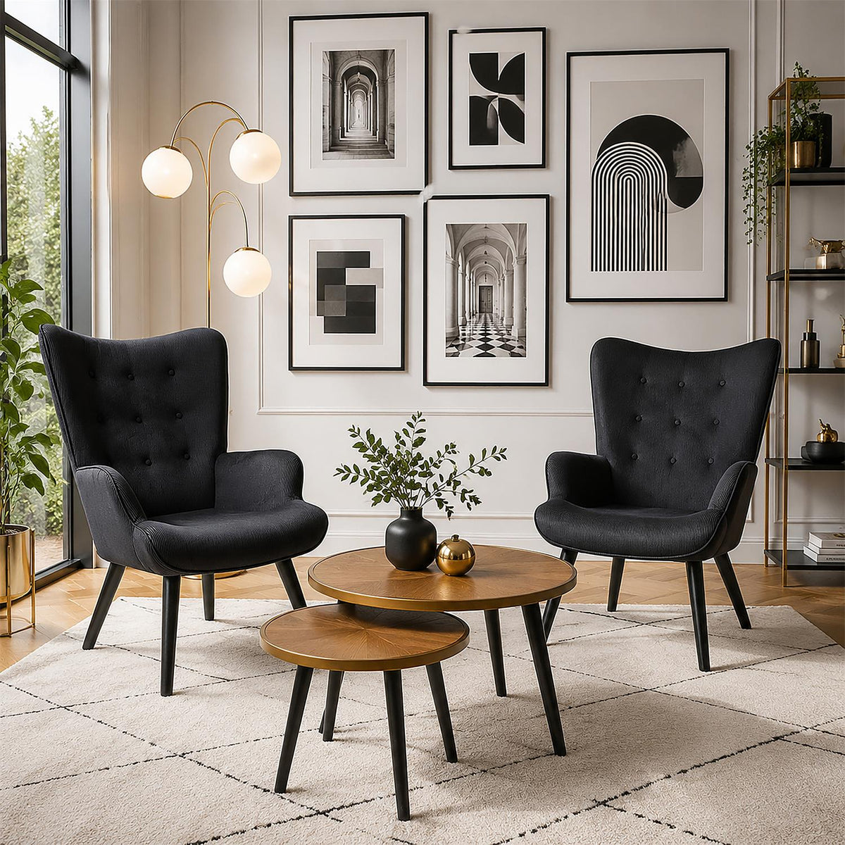 Fauteuil à oreilles capitonné en velours noir pieds noirs