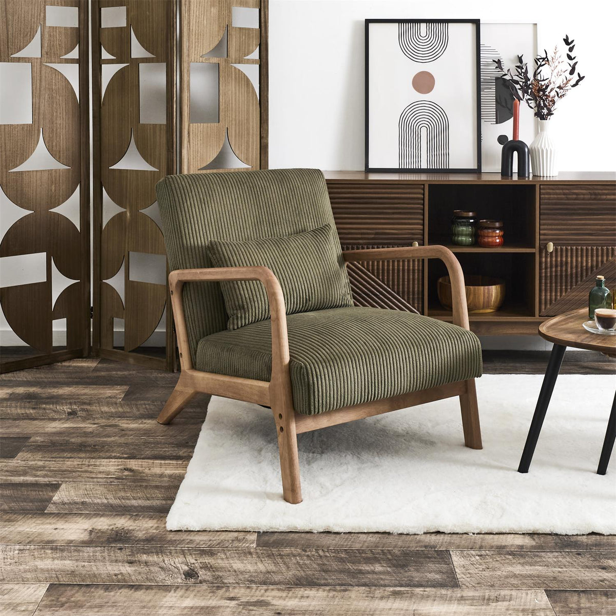 Fauteuil de salon en velours côtelé vert et bois
