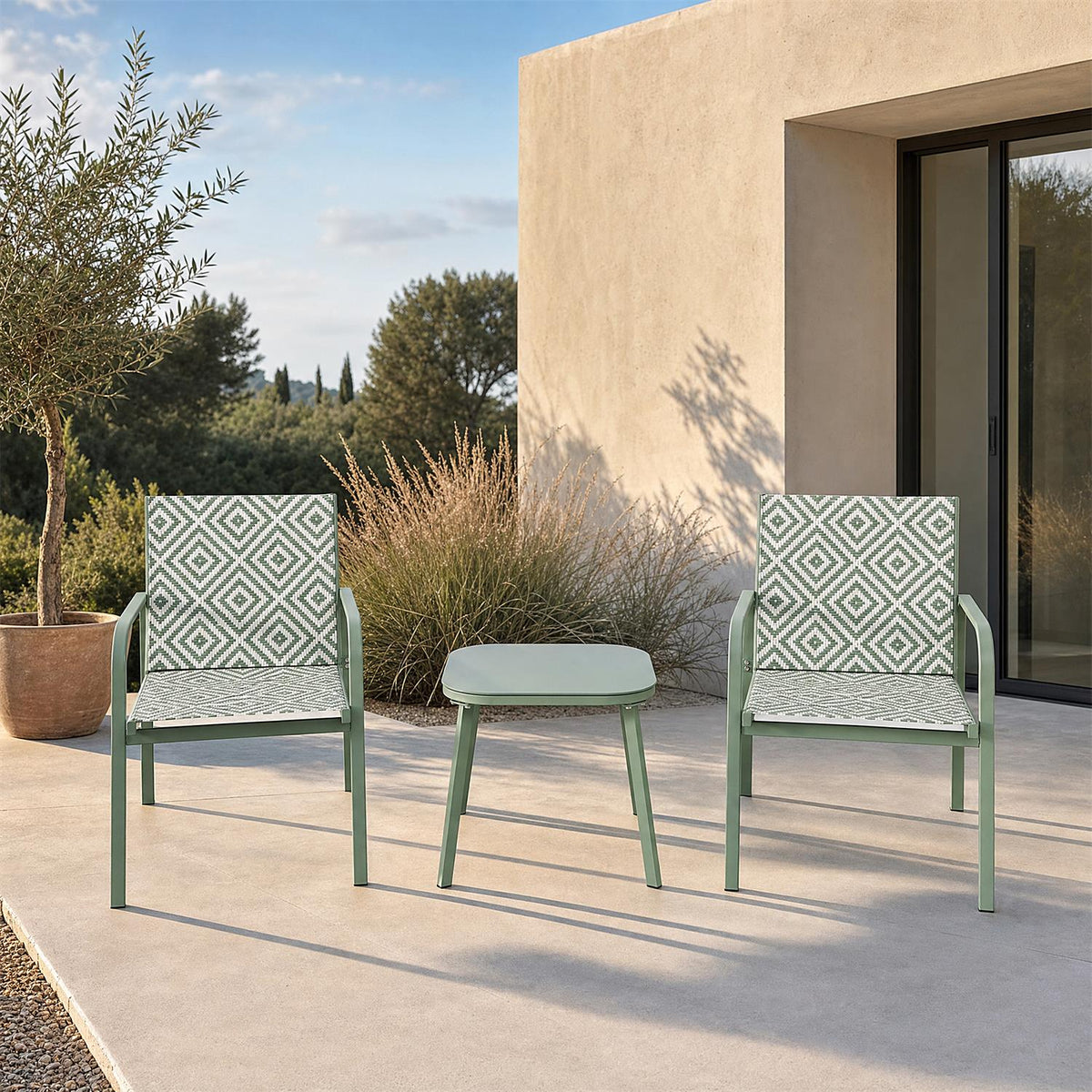 Salon de jardin 3 pièces 2 fauteuils et table basse motif géométrique vert