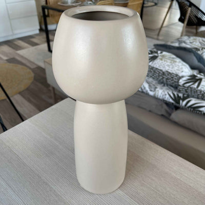 Vase en grès beige art déco H31