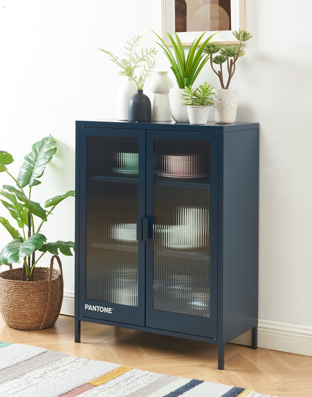 Buffet bleu nuit portes en verre cannelé