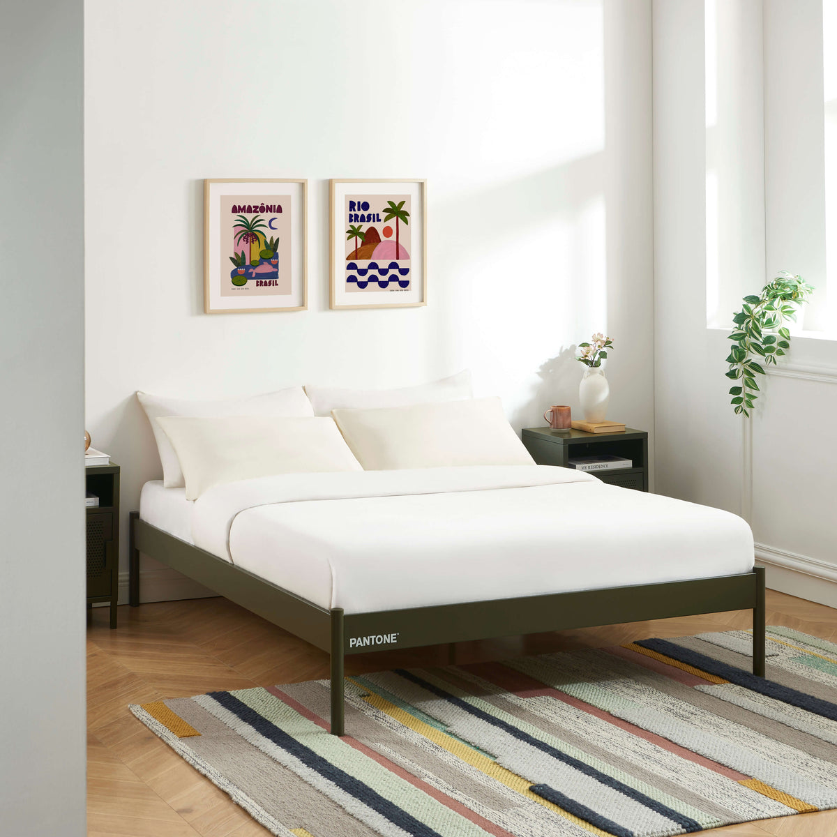 Lit 140x190 métal vert olive sommier inclus L198 x P147 x H35 cm