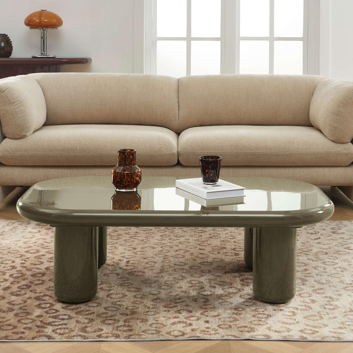 Table basse finition laquée brillante vert olive 120 cm